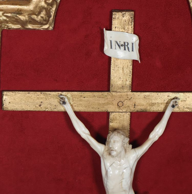 Provençal ivory Christ from the Regency period, early 18th century
