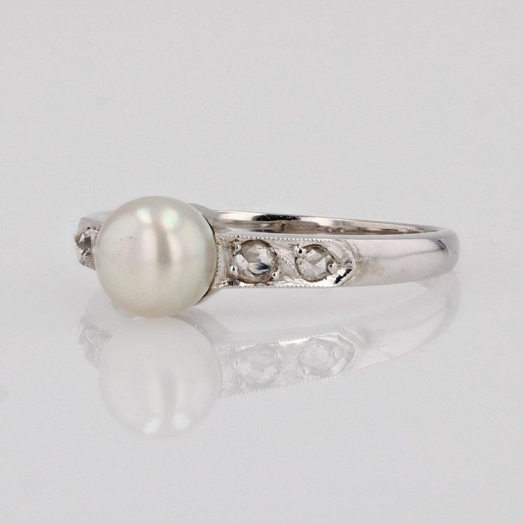 Anello antico con perla e diamanti