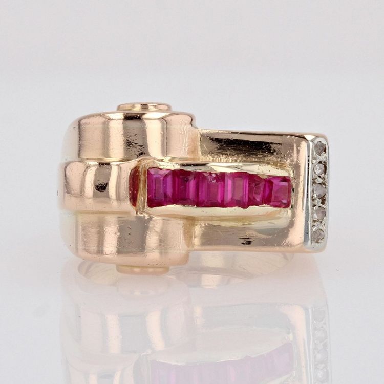 Asymmetrischer Panzerring mit Rubin und Diamanten