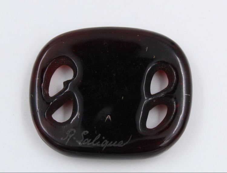 "Serpents" pendant signed R Lalique in brown glass