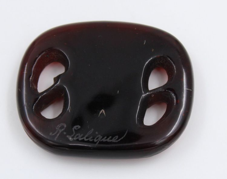 "Serpents" pendant signed R Lalique in brown glass