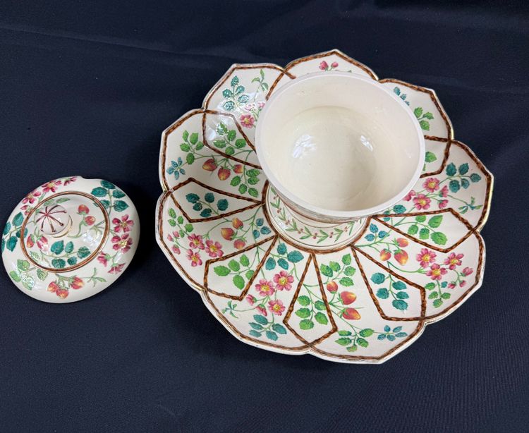 Magnificent and RARE strawberry holder with sugar bowl SARREGUEMINES 1898
