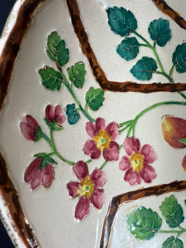 Magnificent and RARE strawberry holder with sugar bowl SARREGUEMINES 1898