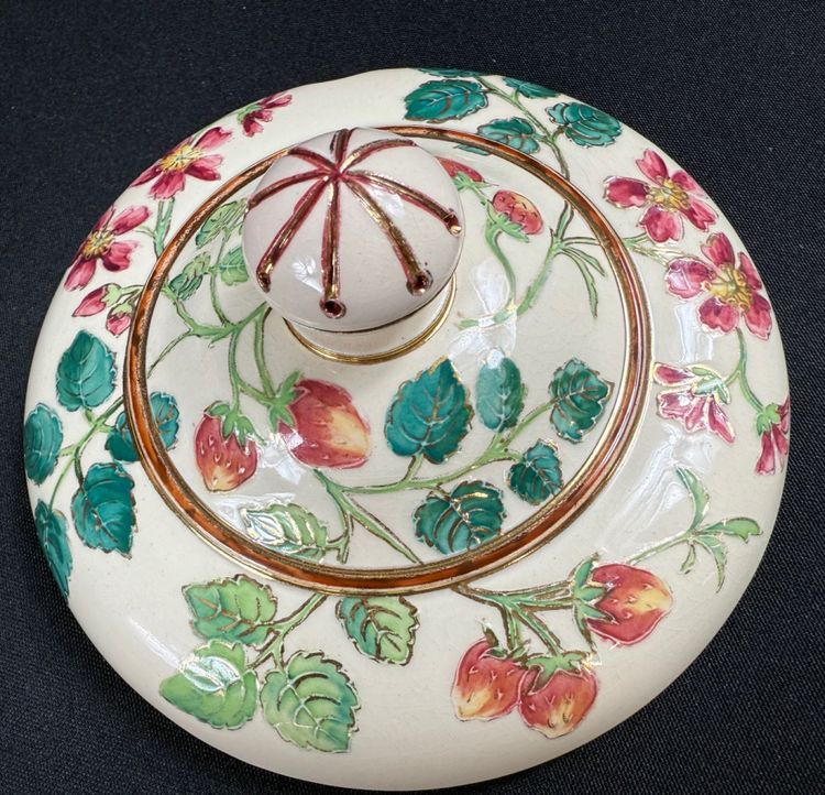 Magnificent and RARE strawberry holder with sugar bowl SARREGUEMINES 1898