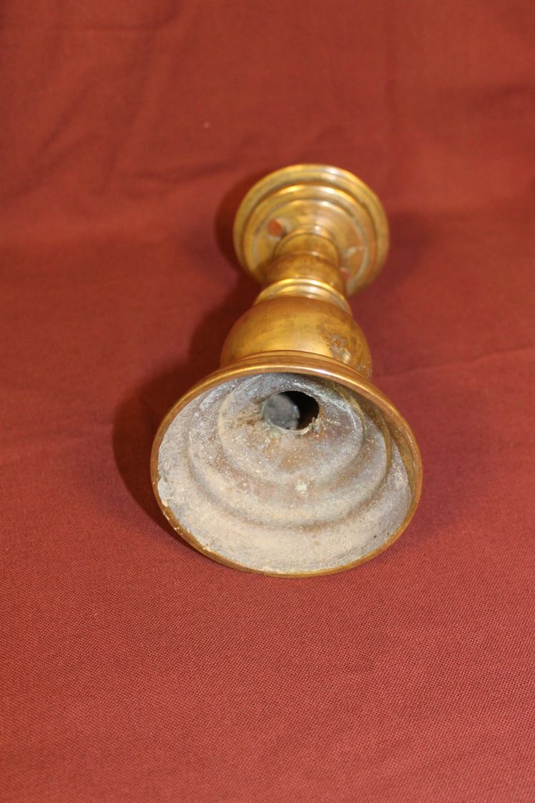 Candeliere in bronzo proveniente dall'Olanda, XVII secolo