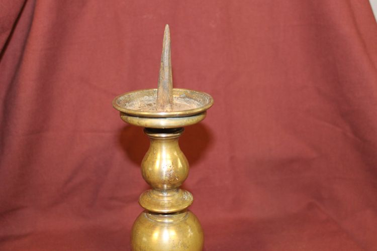 Candeliere in bronzo proveniente dall'Olanda, XVII secolo