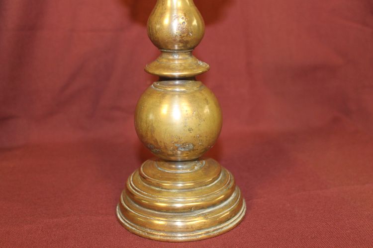 Candeliere in bronzo proveniente dall'Olanda, XVII secolo