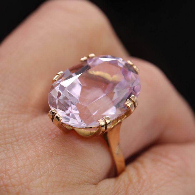 Vintage Kunzite Ring In Gold