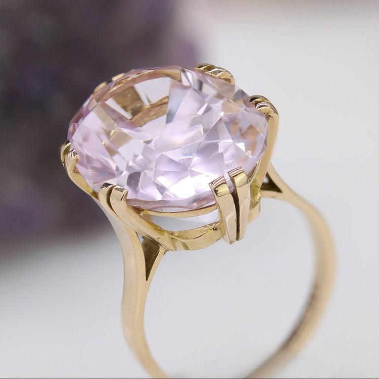 Vintage Kunzite Ring In Gold
