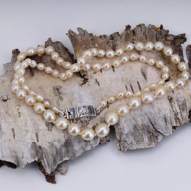 Feine Barockperlenkette mit Diamantverschluss