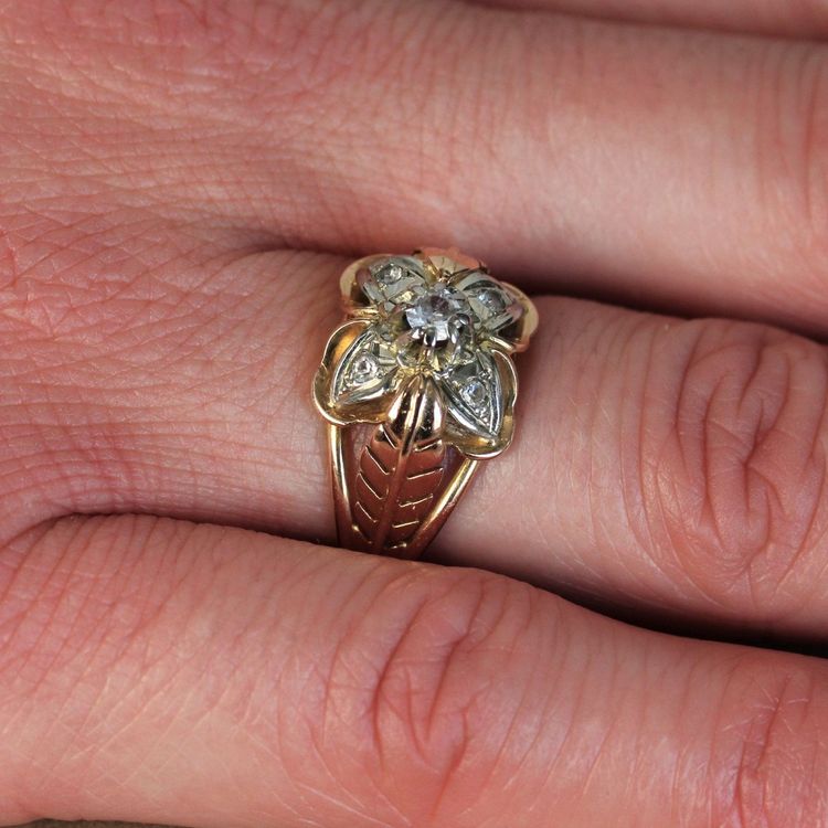 Anello vintage con piuma e trifoglio in oro rosa