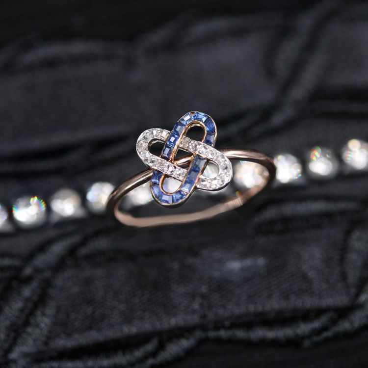 Antiker Diamant- und Saphir-Verschlussring