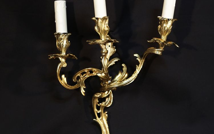 Pair of sconces in chiseled and gilded bronze, 19th 