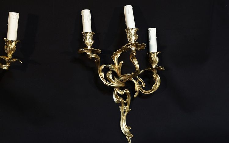 Pair of sconces in chiseled and gilded bronze, 19th 