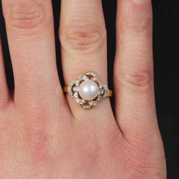 Akoya-Zuchtperlenring mit durchbrochener Diamantfassung