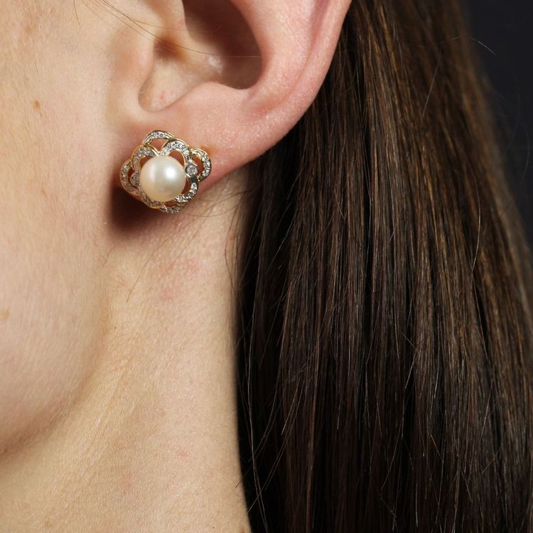 Orecchini traforati con perle e diamanti