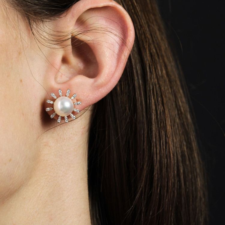 Schneeflockenohrringe mit Akoya-Perlen und Diamanten