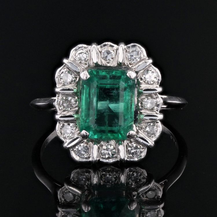 Blumenring mit Smaragd und Diamanten