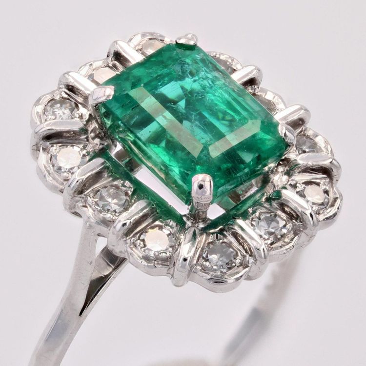Blumenring mit Smaragd und Diamanten