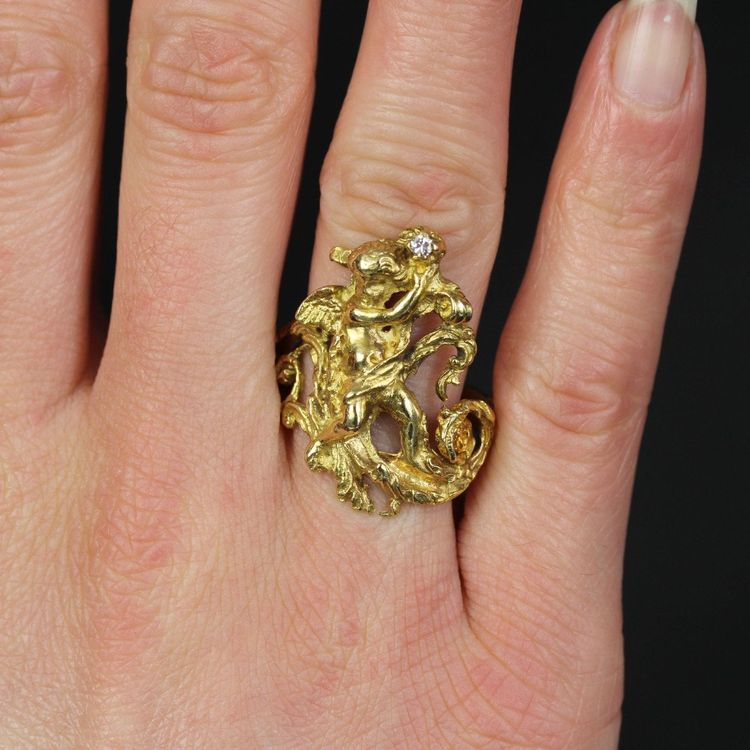 Anello Angelot antico in oro e diamante