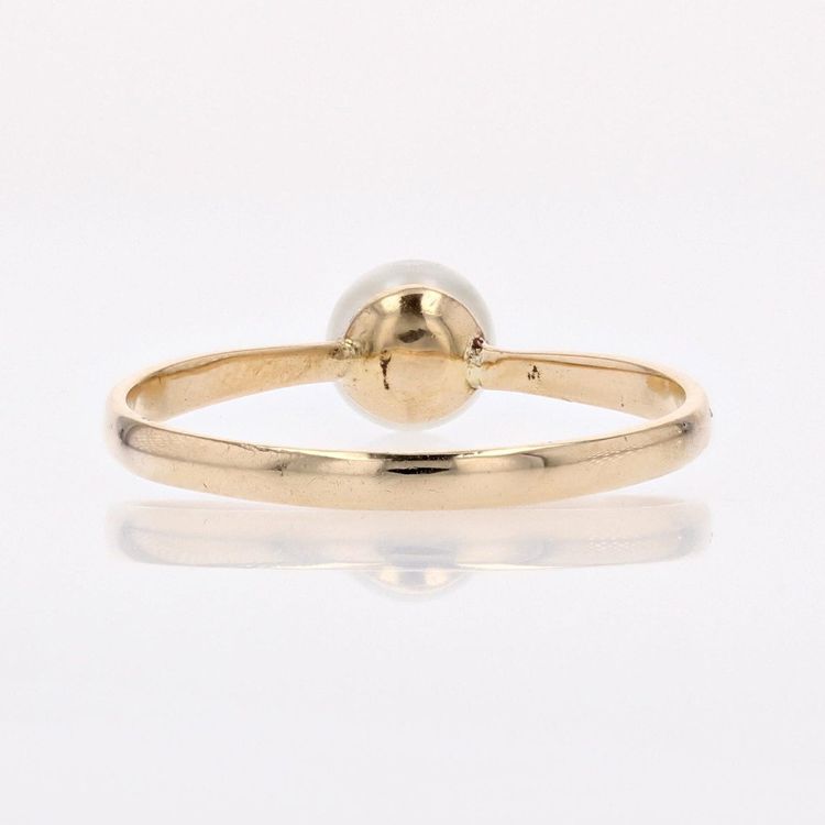 Solitärring aus goldener Zuchtperle