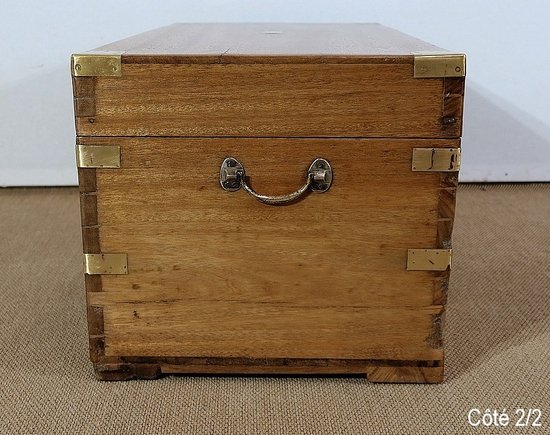 Travel trunk in Camphor and Blond Mahogany - Late 19th century