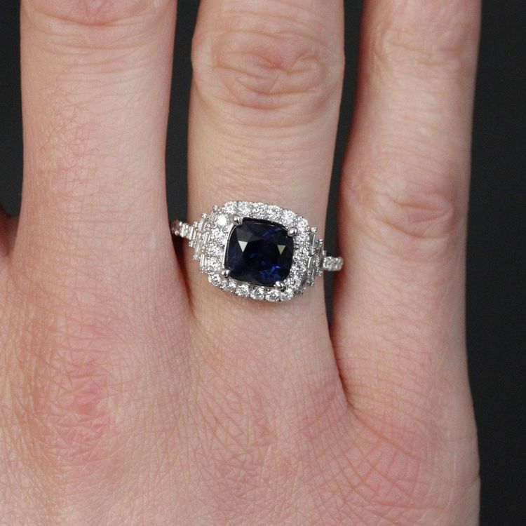 Ceylon-Kissen-Saphir- und Diamantring