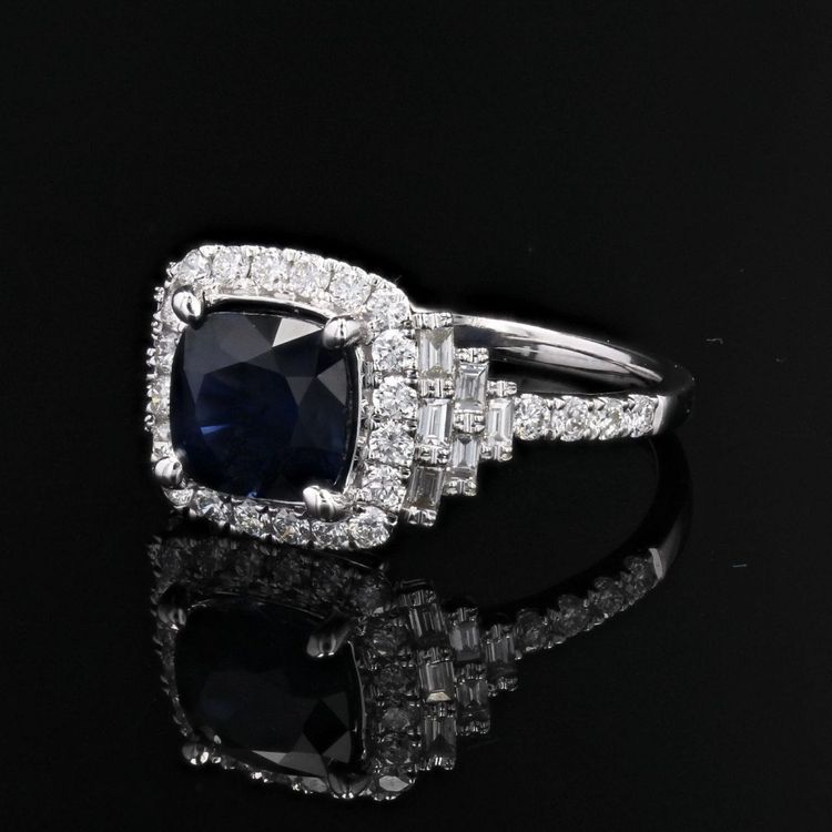 Ceylon-Kissen-Saphir- und Diamantring