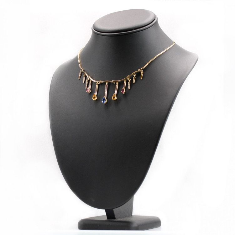 Collier En Or Et Ses Saphirs De Couleur