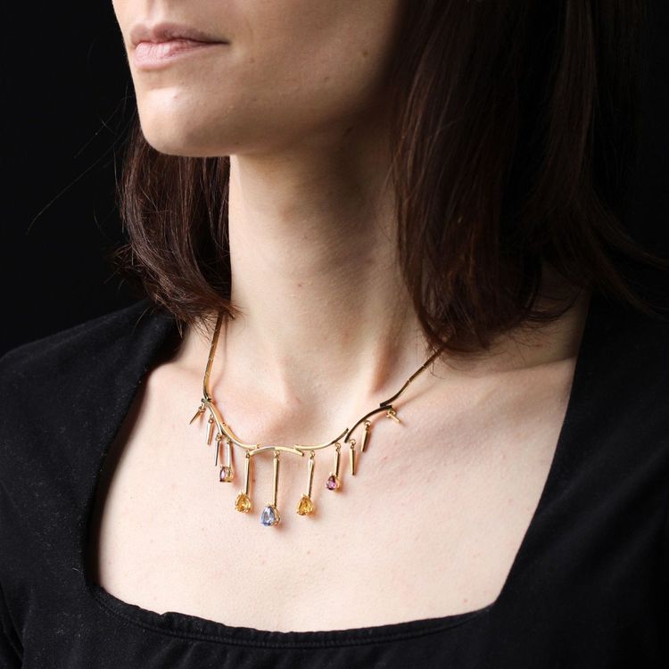 Collier En Or Et Ses Saphirs De Couleur