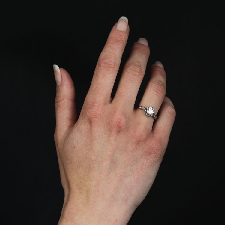 Anello solitario con diamante antico