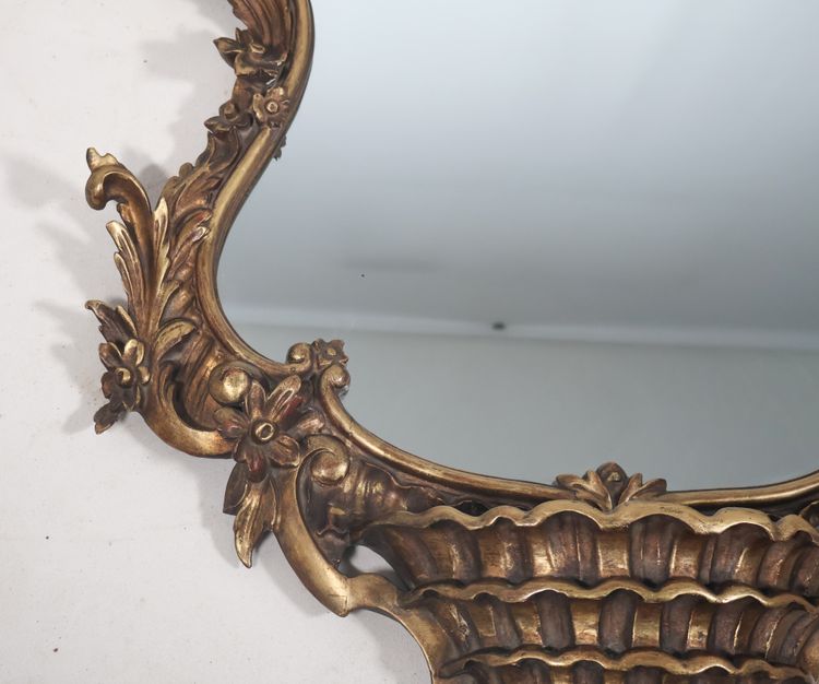 Specchio italiano in legno dorato del 1900
