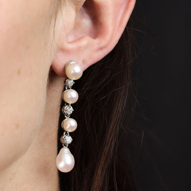 Orecchini pendenti con perle coltivate e diamanti