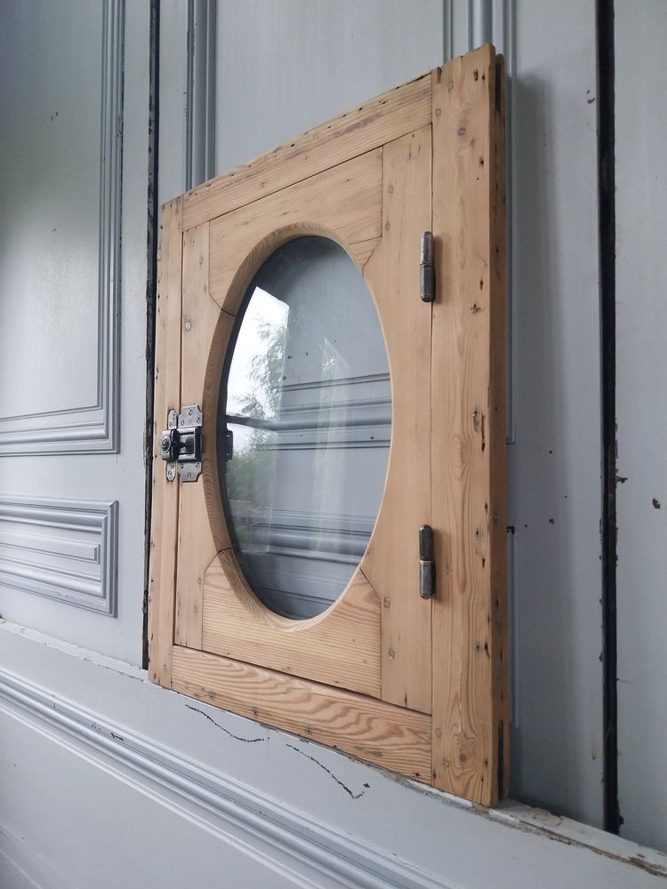 old bull's eye oval window