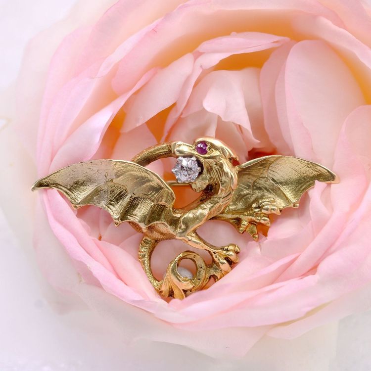 Spilla antica Chimera con diamanti e rubini