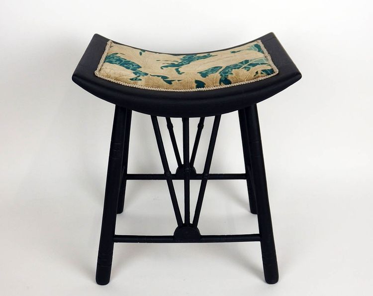 Sgabello Arts & Crafts