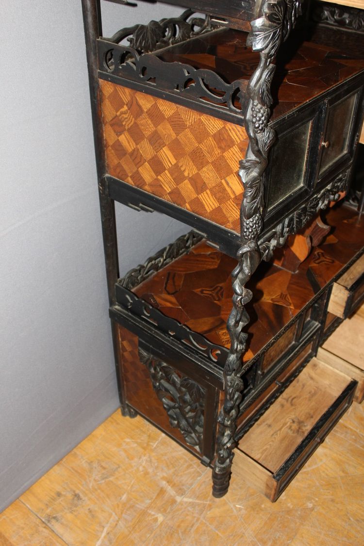 Mobiletto intarsiato giapponese, fine XIX secolo