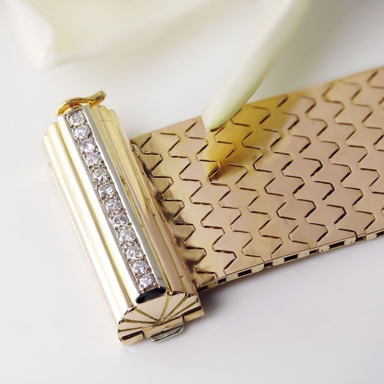 Bracciale con cintura in oro e diamanti retrò