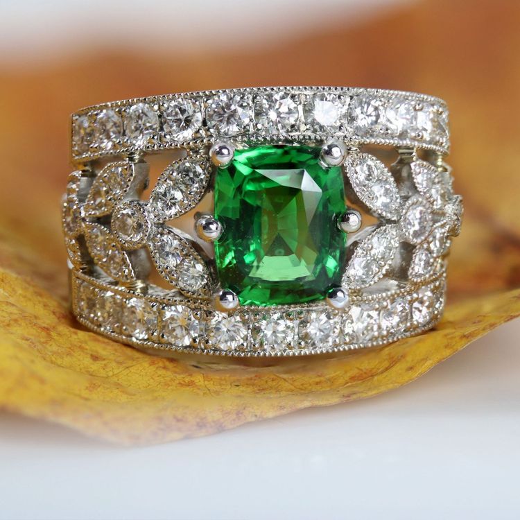 Bandring mit Tsavorit-Granat und Diamant
