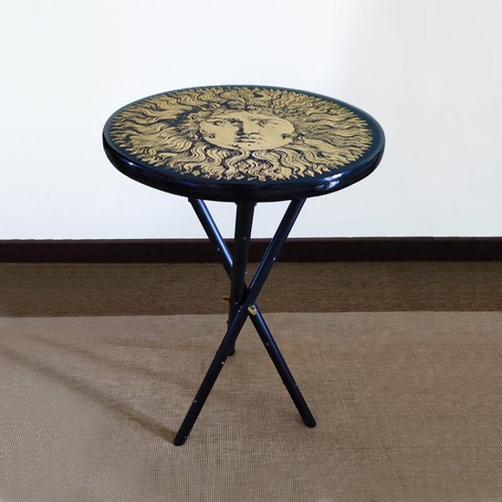1970 Magnifique Table De Piero Fornasetti Représentant "Le Roi Soleil" (Louis XIV). Fabriqué en Italie