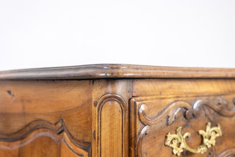 Commode galbée, dite nîmoise, en noyer, à 2 tiroirs. XVIIIe siècle. LS5422802