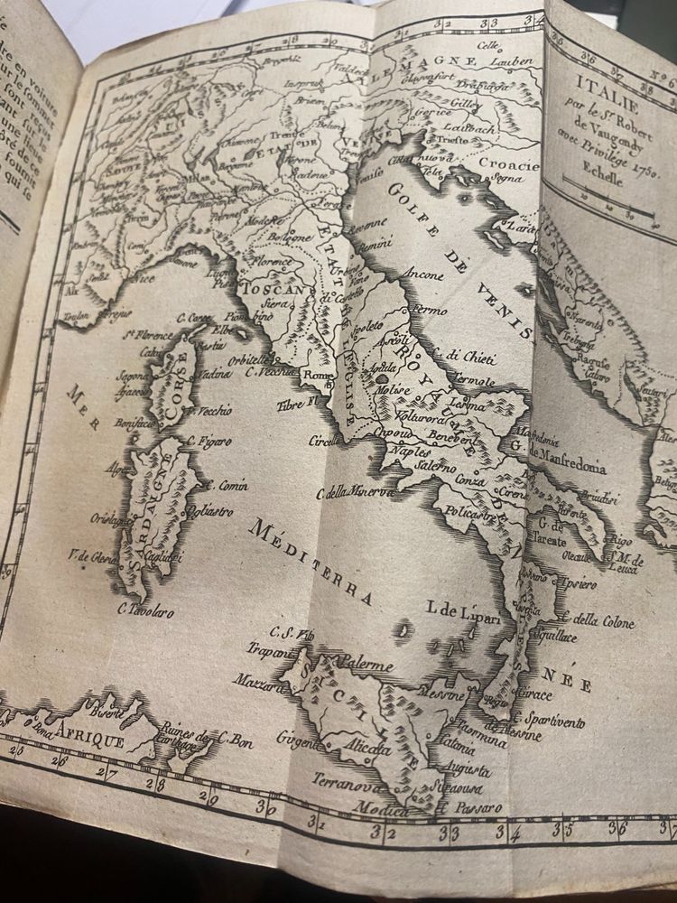 Schönes Buch mit gekürzter und einfacher Methode der Geographie von 1805. Gedruckt in Paris. Illustration von Karten XVIII