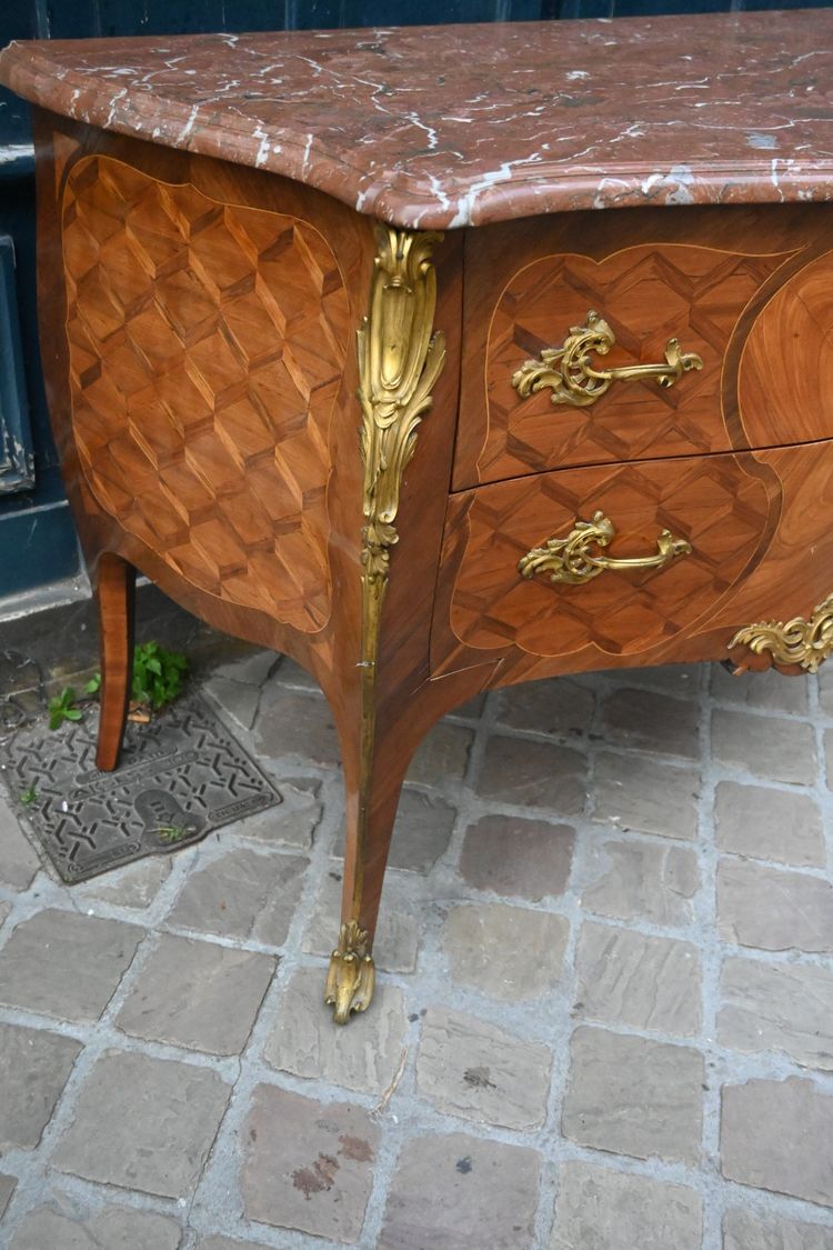 Belle commode en placage d époque Louis XV