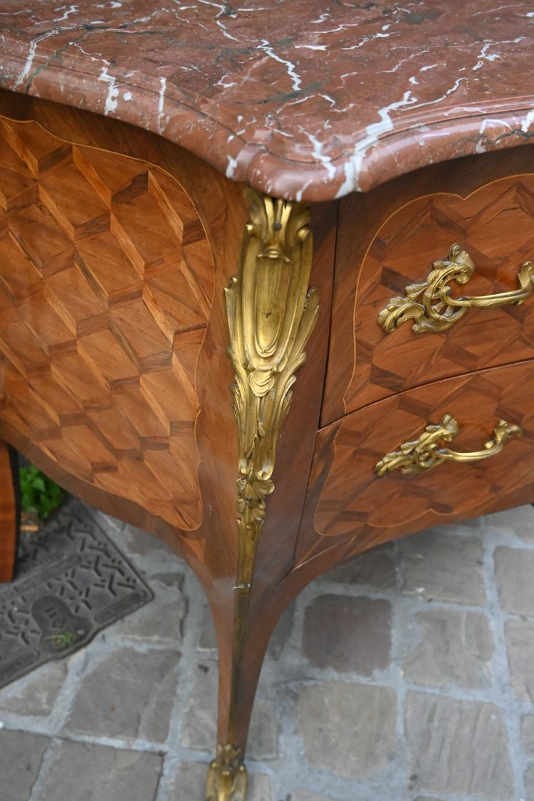 Belle commode en placage d époque Louis XV