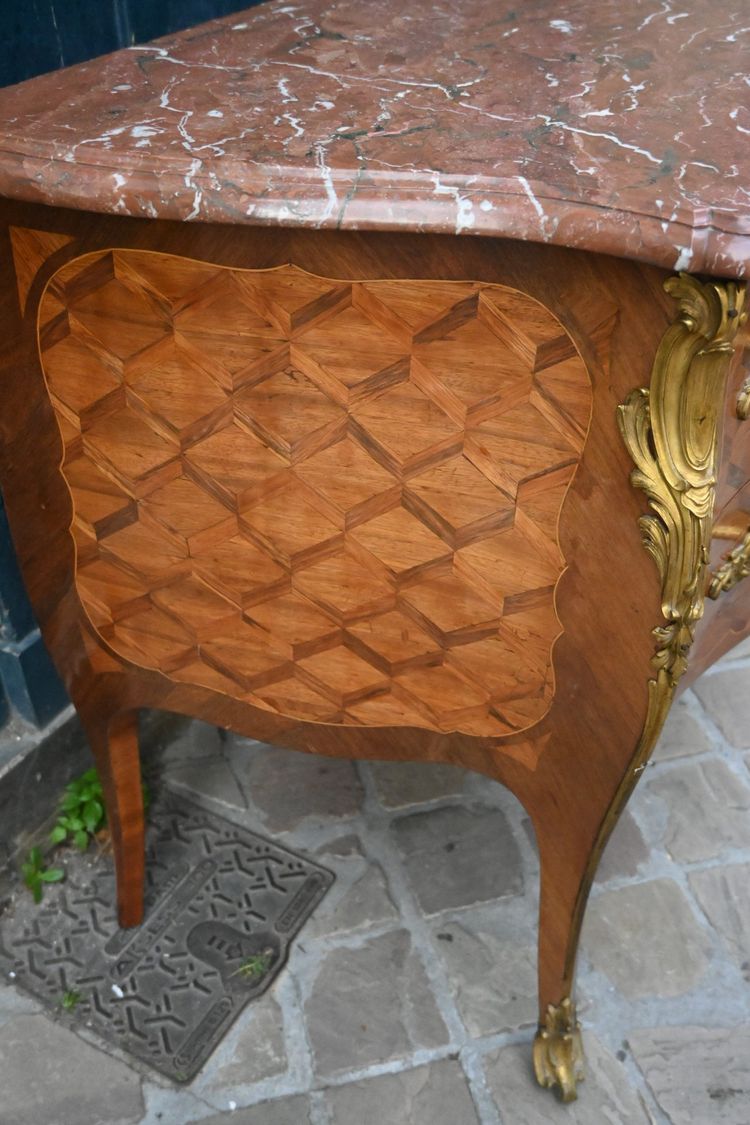 Belle commode en placage d époque Louis XV