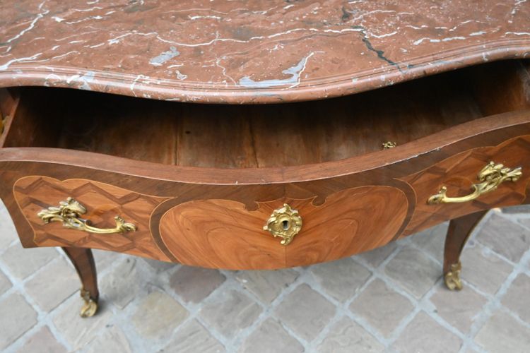 Belle commode en placage d époque Louis XV