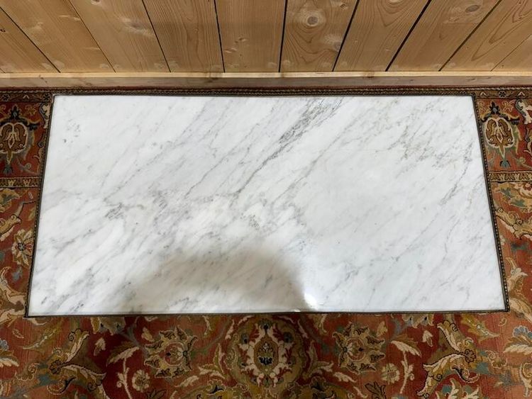 Table basse de style Louis XVI en marbre blanc et merisier 