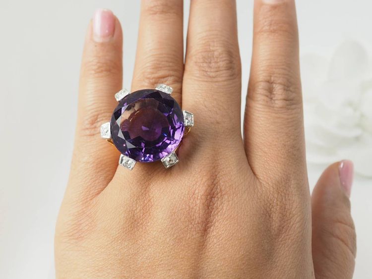 Bedeutender COCKTAIL-Ring aus Roségold, Amethyst und Diamanten