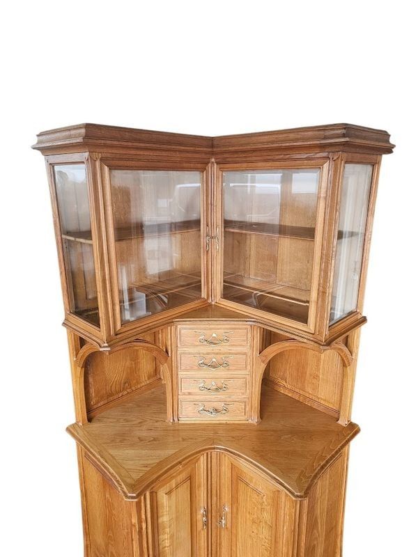 Jugendstil-Eckschrank von Plumet-Selmersheim