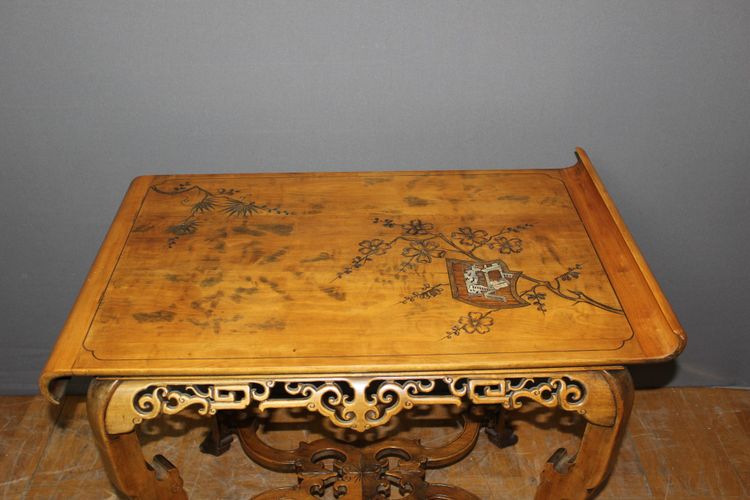 Asiatisch inspirierter Teetisch um 1880